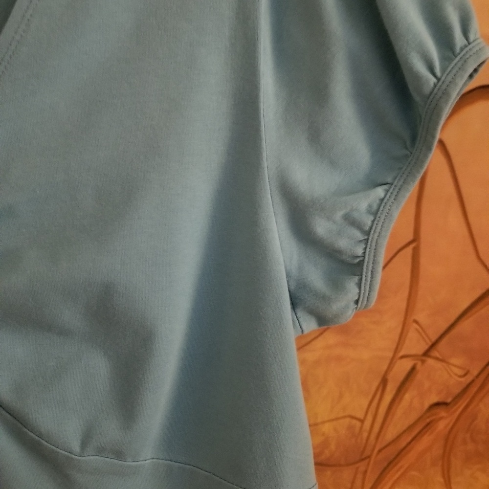 Dressbarn Short Sleeves Vneck  Top - Picture 3 of 6